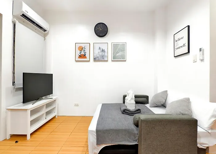 U4 La Guardia Townhouse 2 Bedroom Unit Free Parking Near It Park