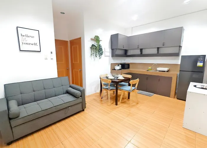 U4 La Guardia Townhouse 2 Bedroom Unit Free Parking Near It Park Apartment *