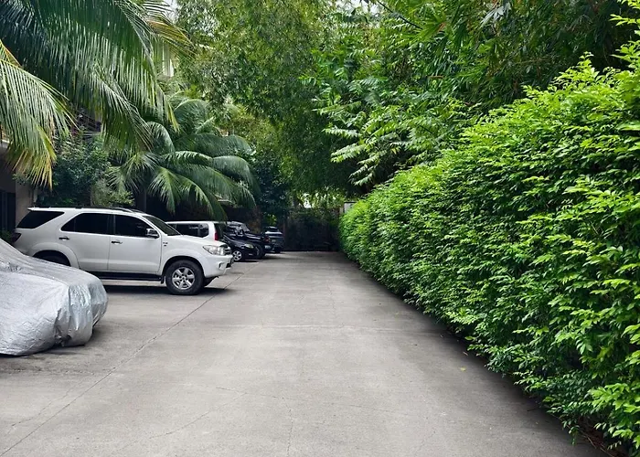 U4 La Guardia Townhouse 2 Bedroom Unit Free Parking Near It Park * Cebu