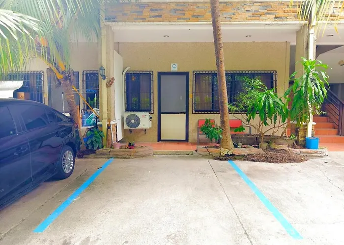 Apartment U4 La Guardia Townhouse 2 Bedroom Unit Free Parking Near It Park Cebu
